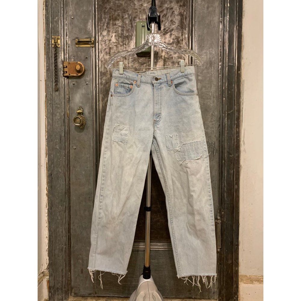 Vintage light wash Levis 550 cropped and patches design 90s Made in USA 30" - Picture 3 of 8
